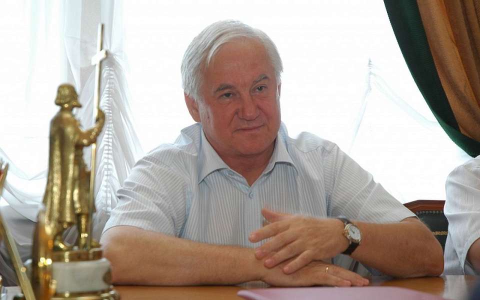  Александр Гусев поздравил с юбилеем бывшего воронежского губернатора Владимира Кулакова