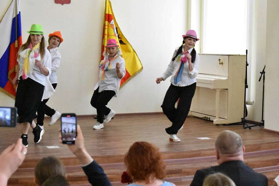 В Ленинском районе отпраздновали День социального работника