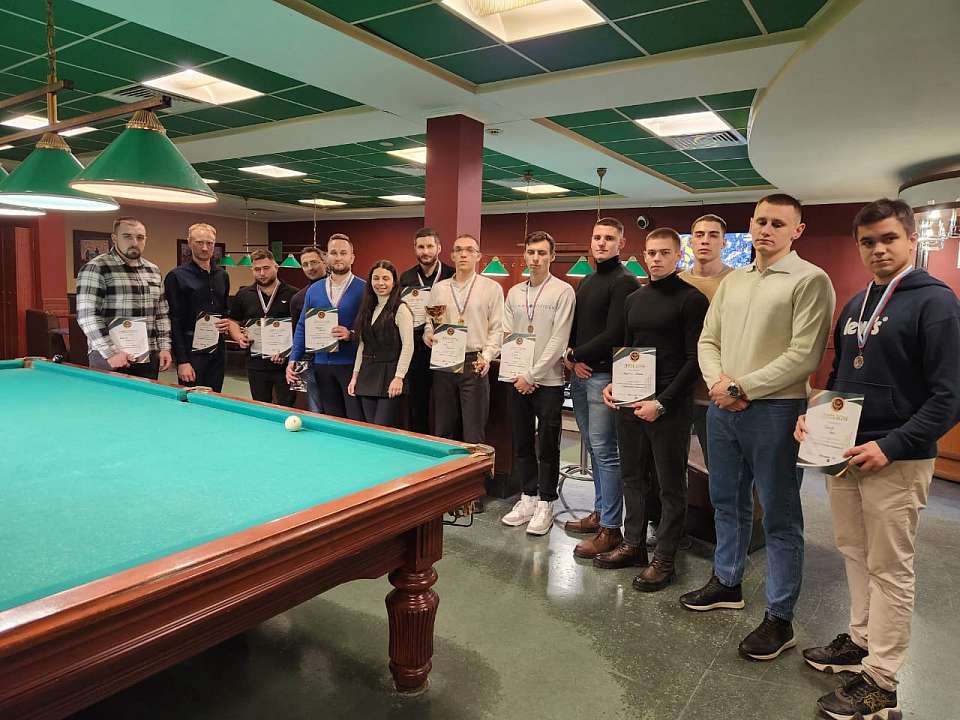 На базе воронежского клуба «Бильярд36» прошел традиционный предновогодний турнир