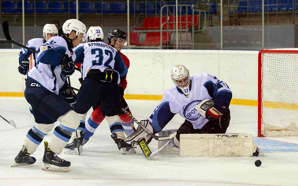 Хоккеисты нововоронежского «Протона» дважды уступили в Краснодаре