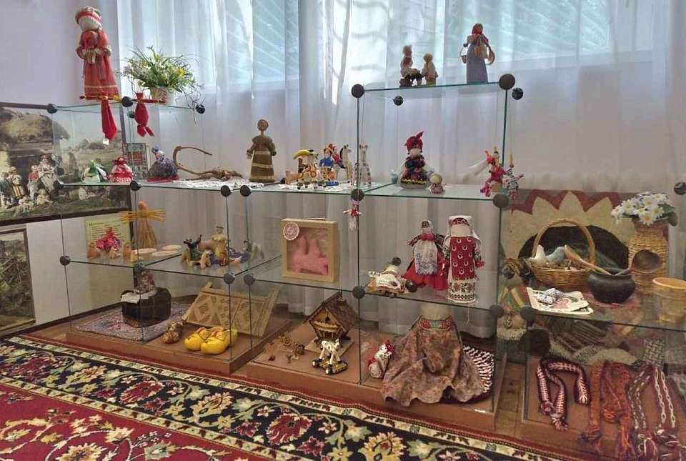 В Коминтерновском районе приглашают на выставку