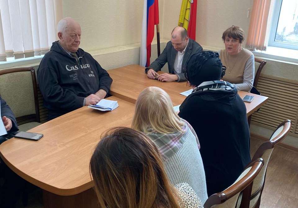 В Ленинском районе состоялось заседание клуба ЖКХ