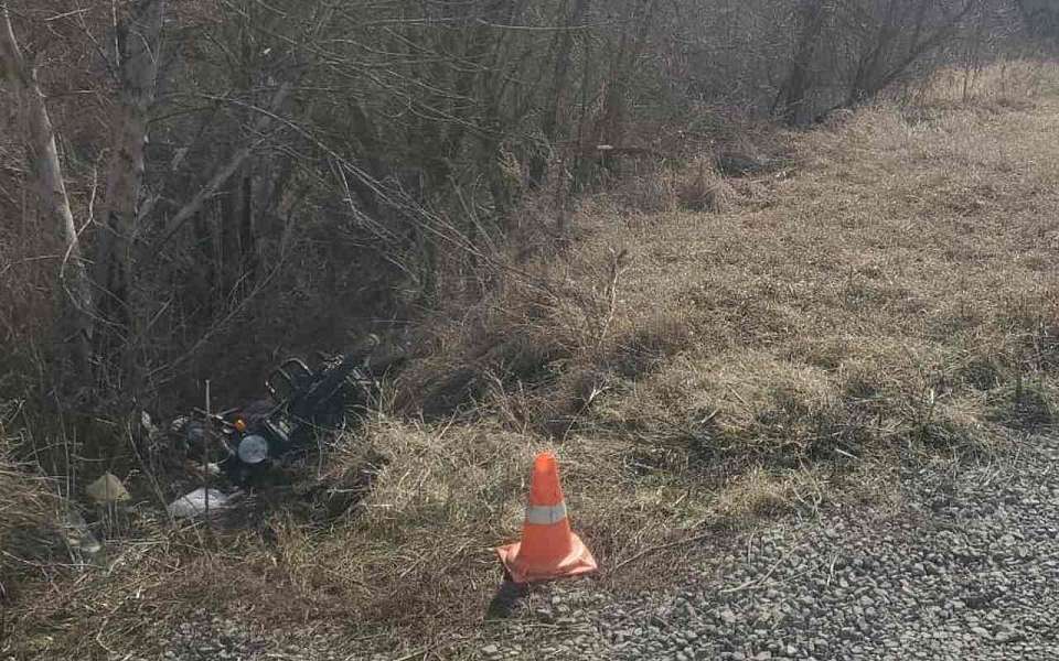 Водитель мопеда съехал с дороги и погиб под Воронежем