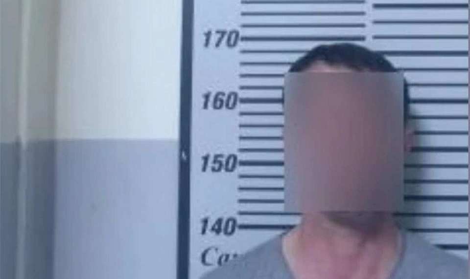 За мат в аэропорту Екатеринбурга воронежца арестовали на 14 суток