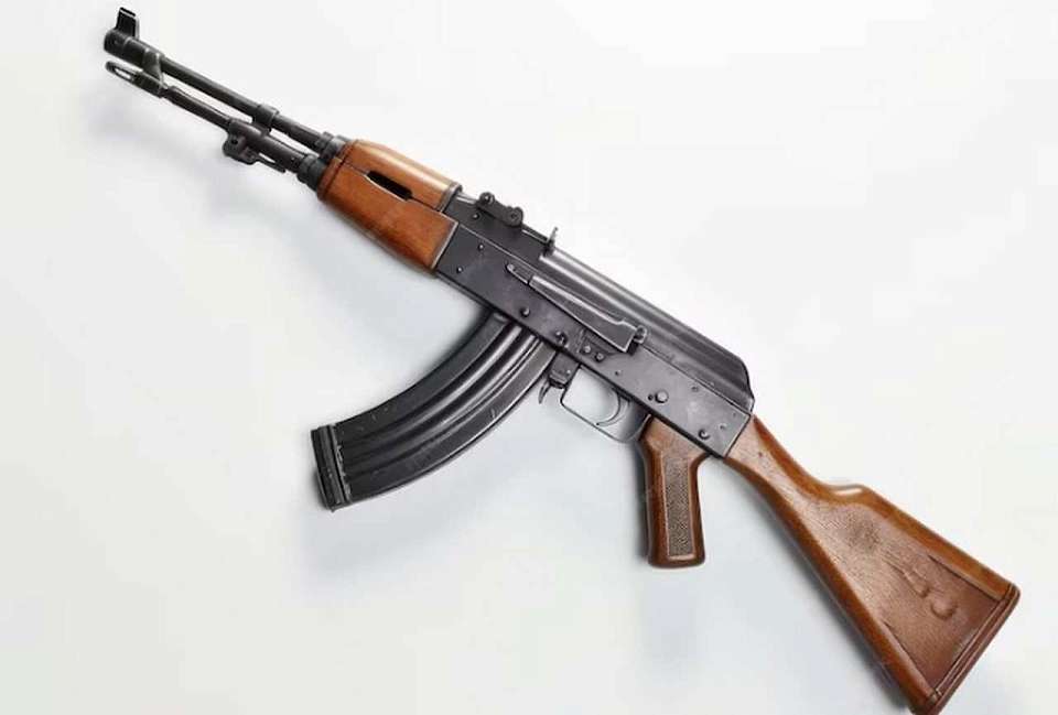 За незаконный сбыт оружия троих воронежцев отправили в колонию