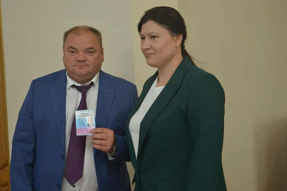 Вакантный мандат депутата гордумы Воронежа получил директор вагоноремонтного завода