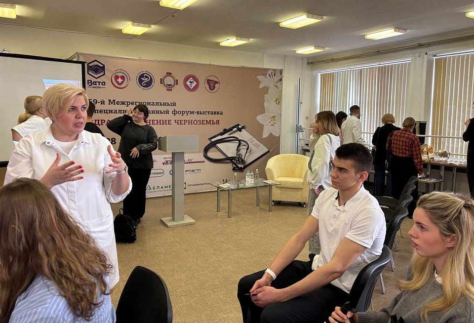 В Ленинском районе школьники сделали шаг в медицину