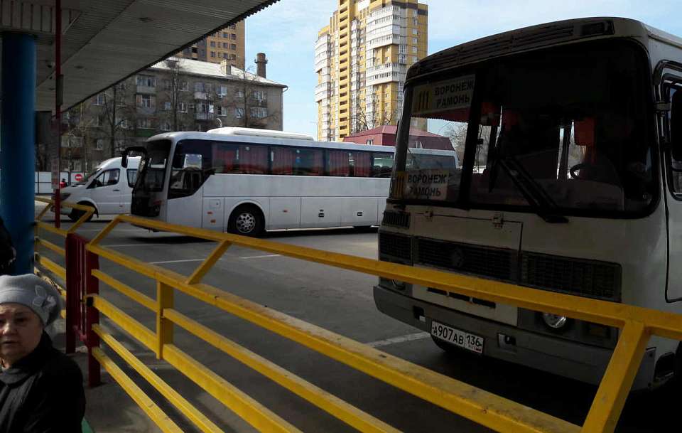 Под Воронежем для межмуниципальных автобусов обустроили новую остановку