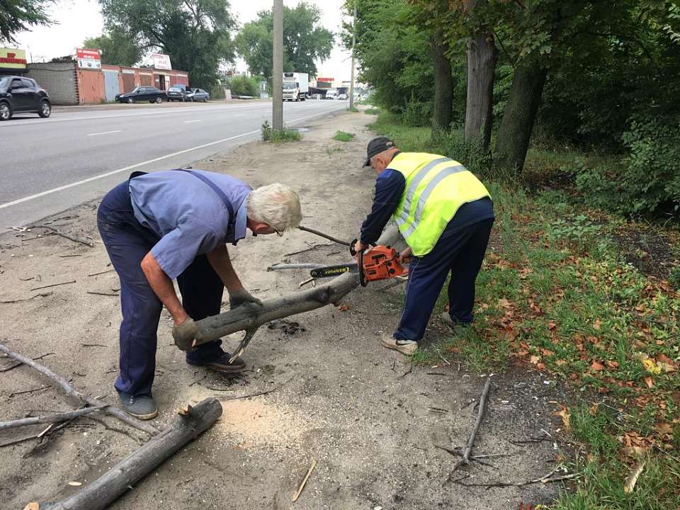 В Железнодорожном районе наводят санитарный порядок 