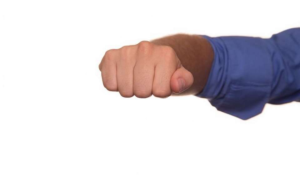 Пьяные подростки ночью затеяли драку под окнами высотного дома в Воронеже