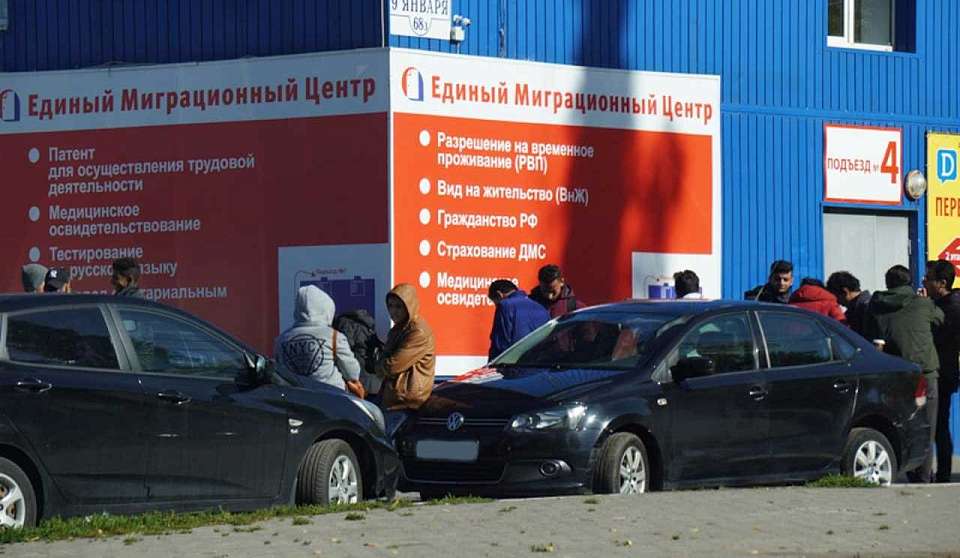 За нелегальный наём на работу мигрантов воронежский бизнесмен предстал перед судом