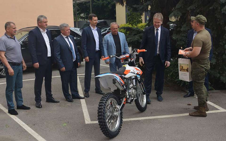 Необходимую технику передали в зону СВО депутаты Воронежской городской думы