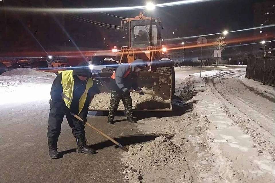 Еще тысячу кубометров снега вывезли воронежские комбинаты благоустройства за ночь