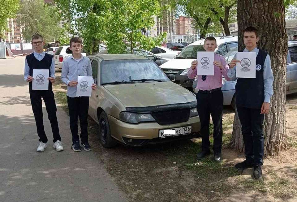 Школьники Ленинского района вступились за городские газоны