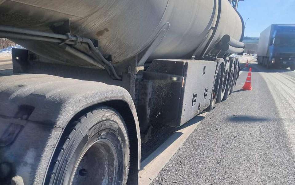 Житель Москвы пострадал в ДТП с большегрузом на трассе под Воронежем