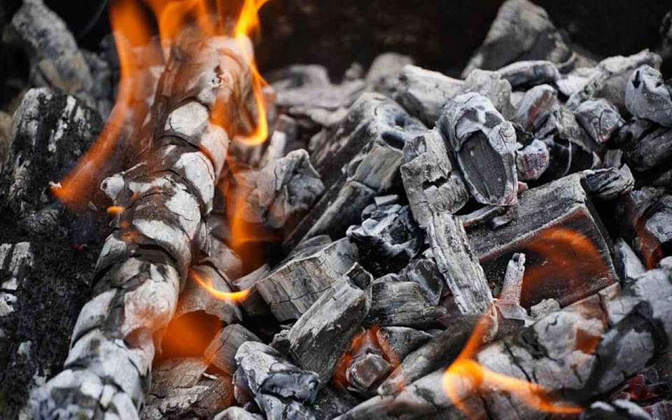 Столб черного дыма на левом берегу напугал воронежцев