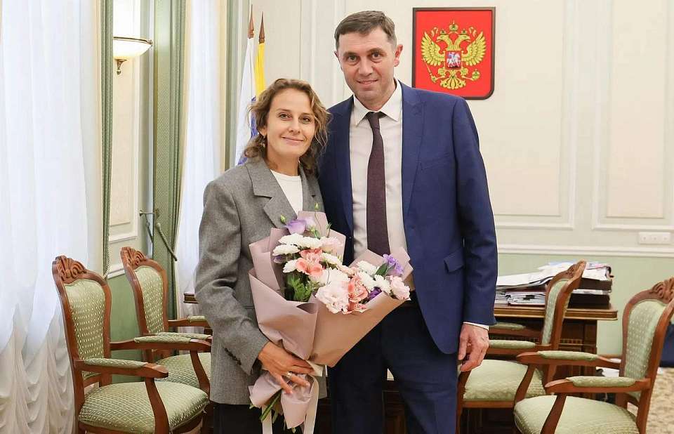 Мэр Воронежа просит поддержать учителей - участников V всероссийского конкурса «Классная тема!»