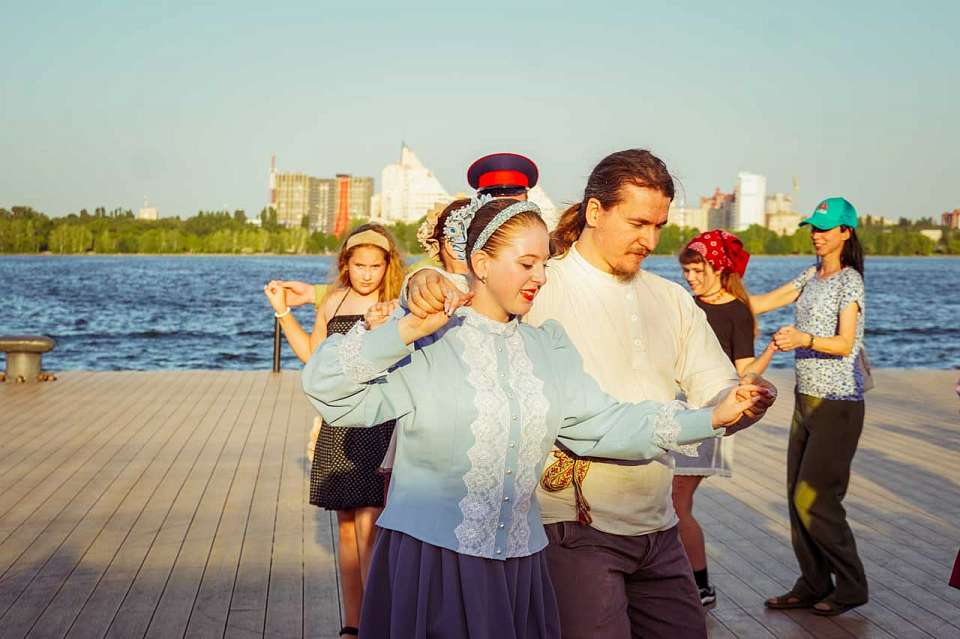 Фестиваль цветов, игра в крокет и вечёрка. Куда воронежцам сходить на выходных 9 и 10 августа