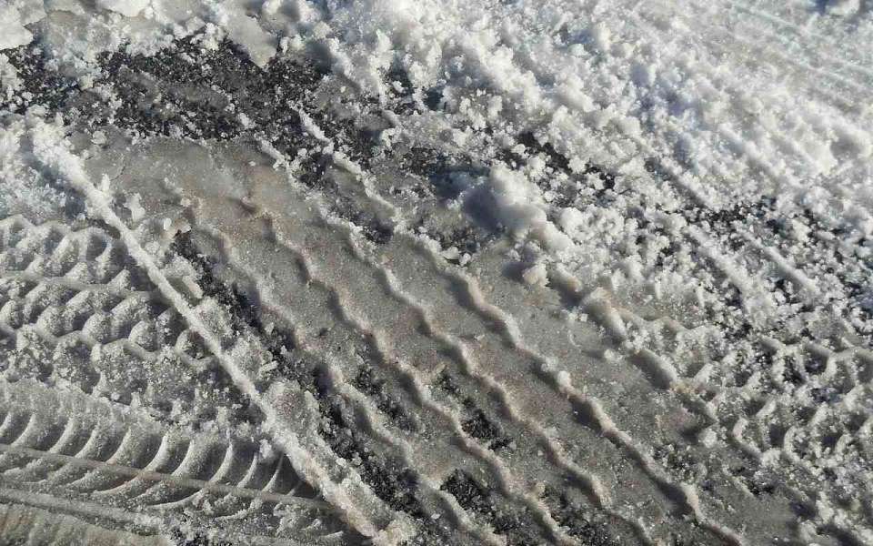 Гололед и снег с дождем ожидают 29 января воронежцев