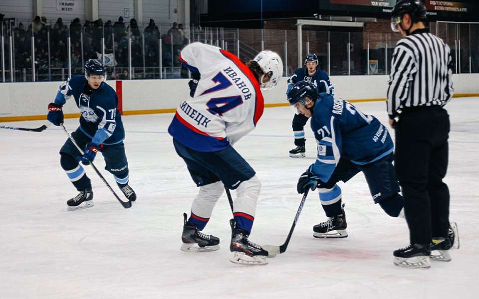 Хоккеисты нововоронежского «Протона» снова разгромили липчан на их площадке