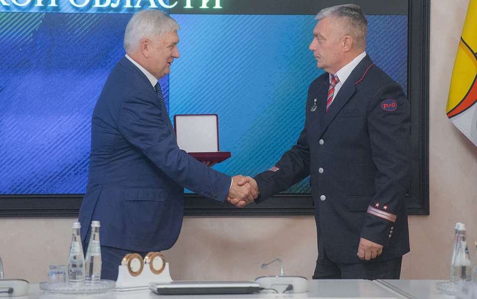 Госнаграды выдающимся жителям Воронежской области вручил губернатор Александр Гусев