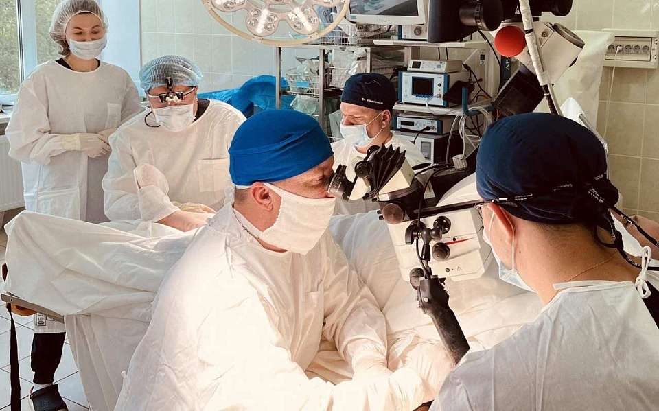 Воронежские врачи провели уникальную операцию по спасению руки пациента