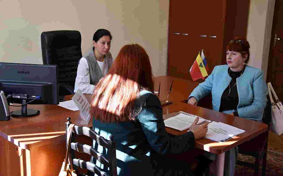 Заместитель министра предпринимательства, торговли и туризма Воронежской области Ольга Яковлева провела приём граждан