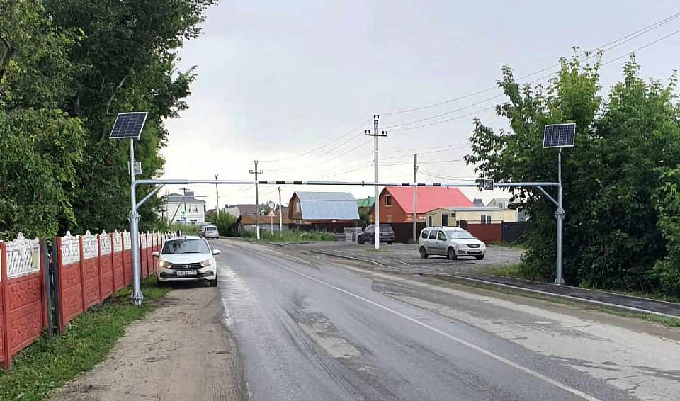 Высотную рамку от грузовиков вернули на улицу под Воронежем