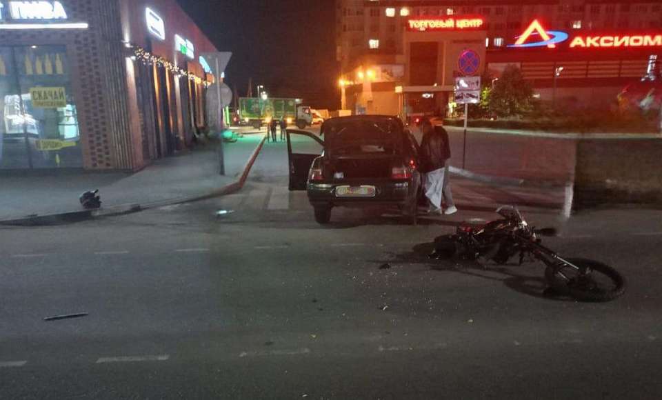 Два человека пострадали в ДТП «Лады» и мотоцикла под Воронежем