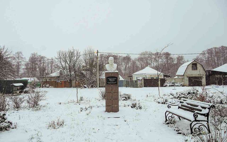 В неопределенном статусе оказался бюст легендарного десантника