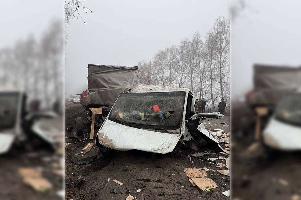 Жесткое лобовое столкновение с тремя пострадавшими произошло на трассе «Воронеж - Луганск»