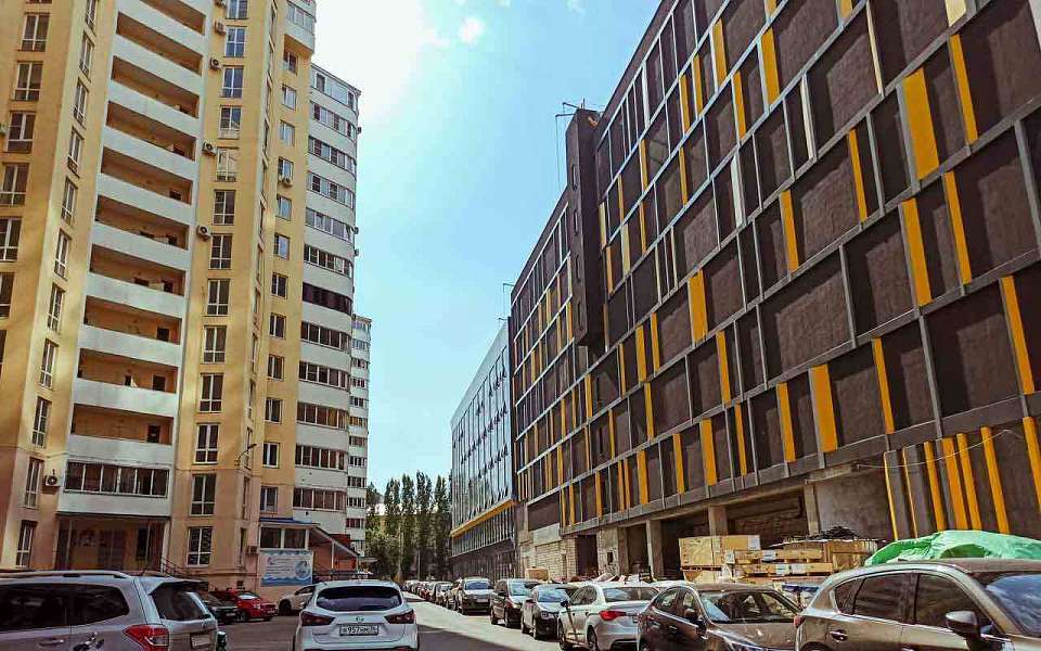 Тело мужчины нашли на общем балконе в Воронеже