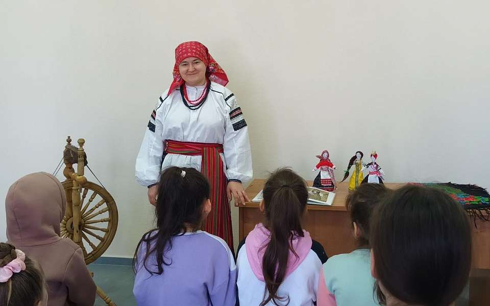 Творческая встреча с мастером народного костюма прошла в микрорайоне Подгорное