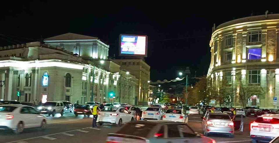 Видеоролик о безопасных покупках в интернете запустили на медиаэкранах в Воронеже