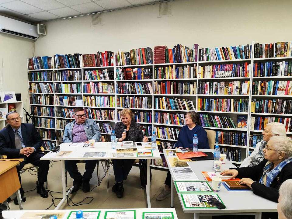 В Ленинском районе прошел уникальный литературный круглый стол