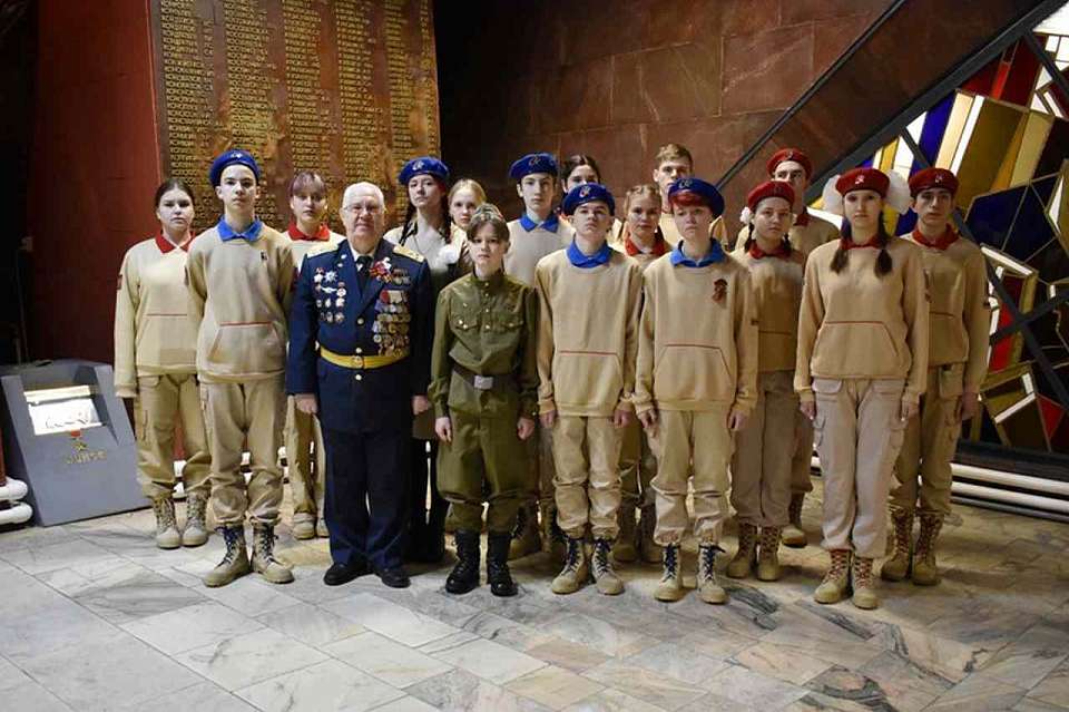 В Ленинском районе отмечают День защитника Отечества