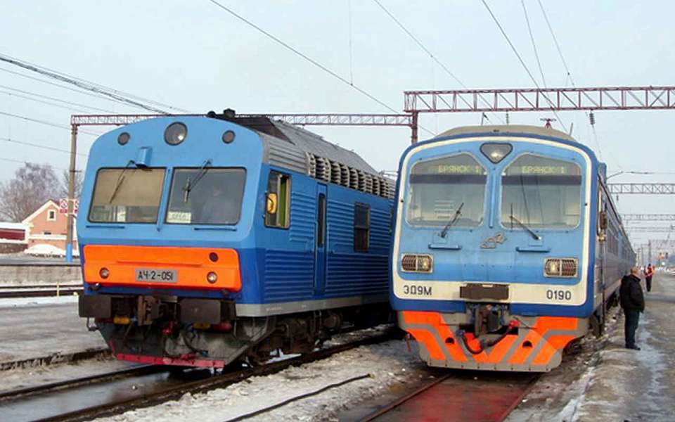 За часовое опоздание воронежской электрички наказали машиниста и его помощника