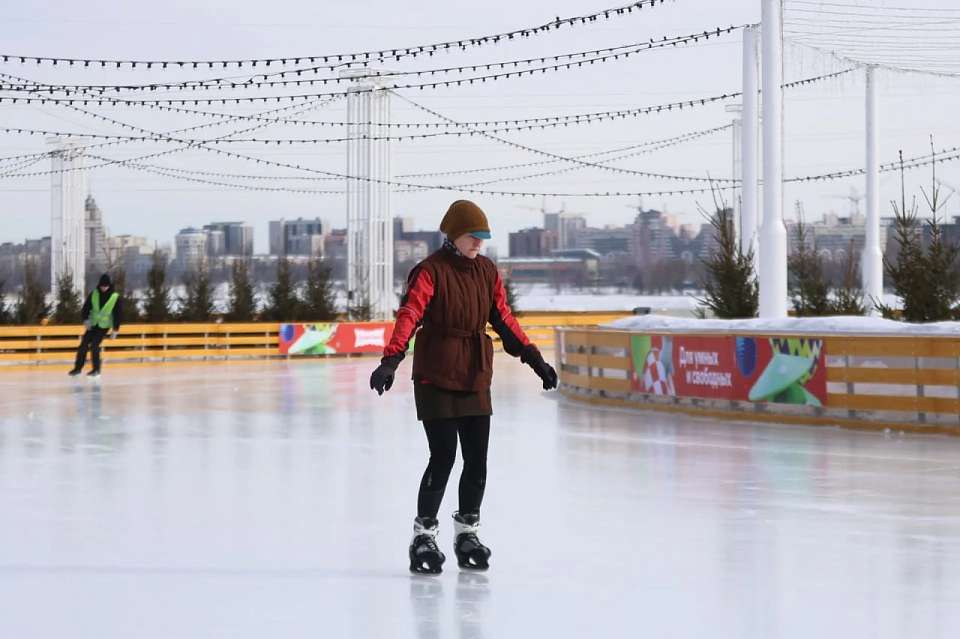 В Воронеже возобновили работу детского катка на Адмиралтейской набережной