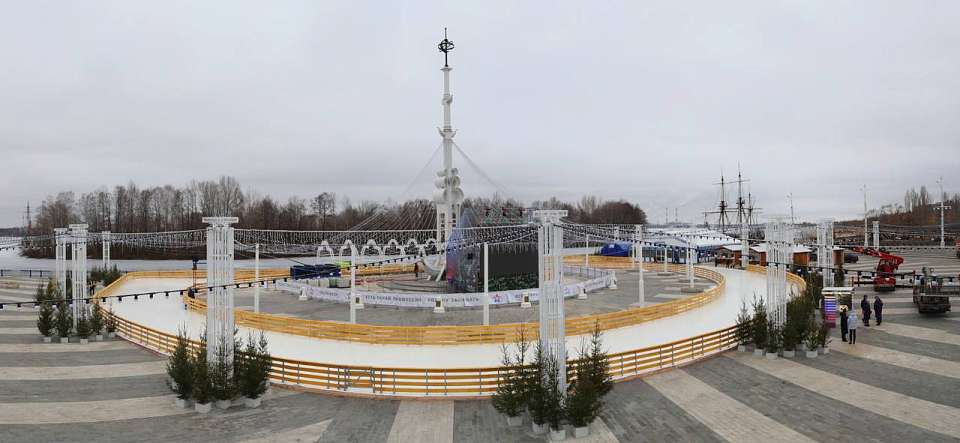 Украшенную площадь Ленина и каток на Адмиралтейской площади в Воронеже откроют 29 декабря