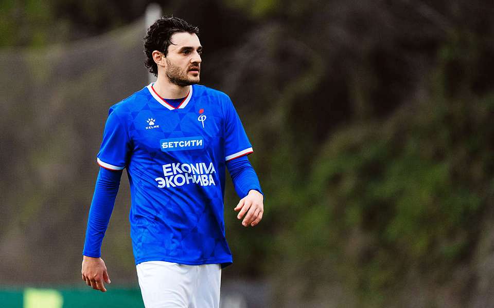 Станислав Магкеев продлил контракт с воронежским «Факелом»