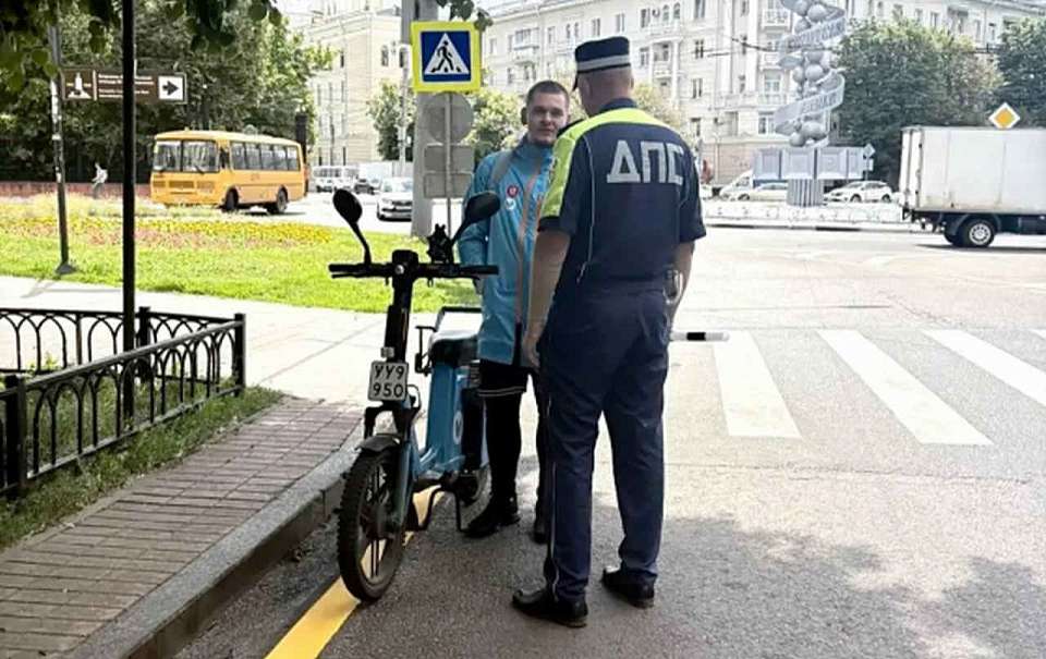 Водителей электросамокатов массово проверяют воронежские полицейские