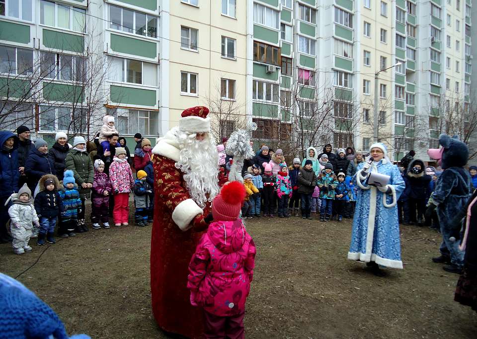 В Центральном районе  проходят новогодние праздники дворов