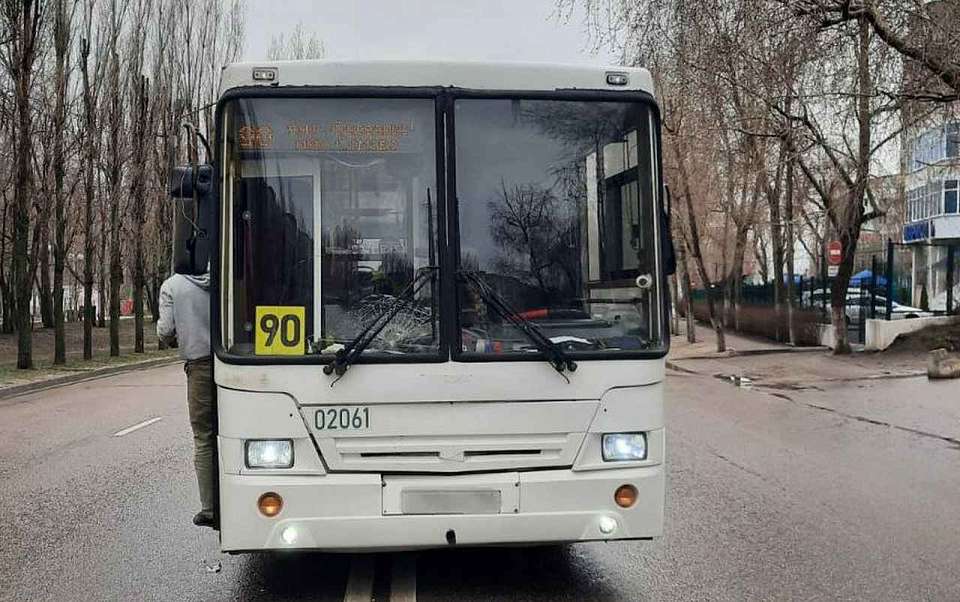 В больнице умерла сбитая маршрутным автобусом пенсионерка в Воронеже