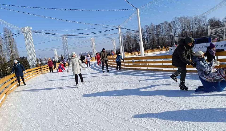 Площадь Ленина и каток на Адмиралтейской площади в Воронеже снова открыли для посещения