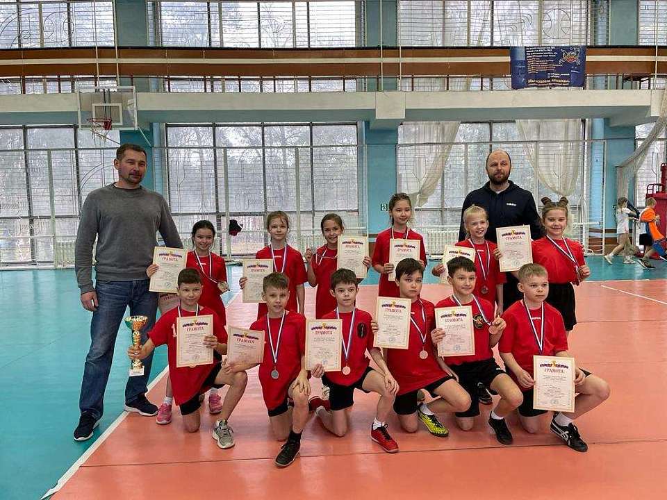 Команда Коминтерновского района заняла второе призовое место в «Веселых стартах»