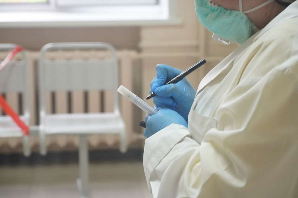 Заболеваемость коронавирусом снизилась в Воронежской области почти на 40%