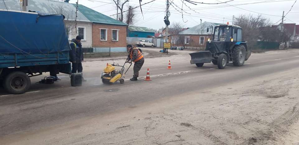 В Железнодорожном районе выполняется локальный ремонт дорог