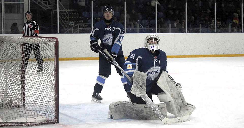 Два поражения в Нововоронеже потерпели хоккеисты «Протона»