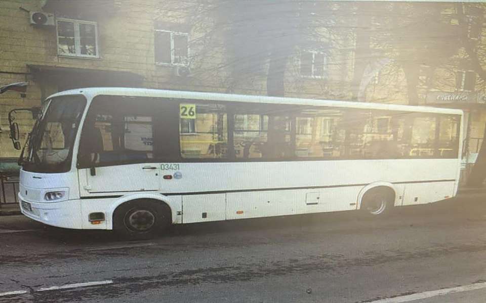 Пенсионерка попала в больницу после поездки в маршрутном автобусе в Воронеже 