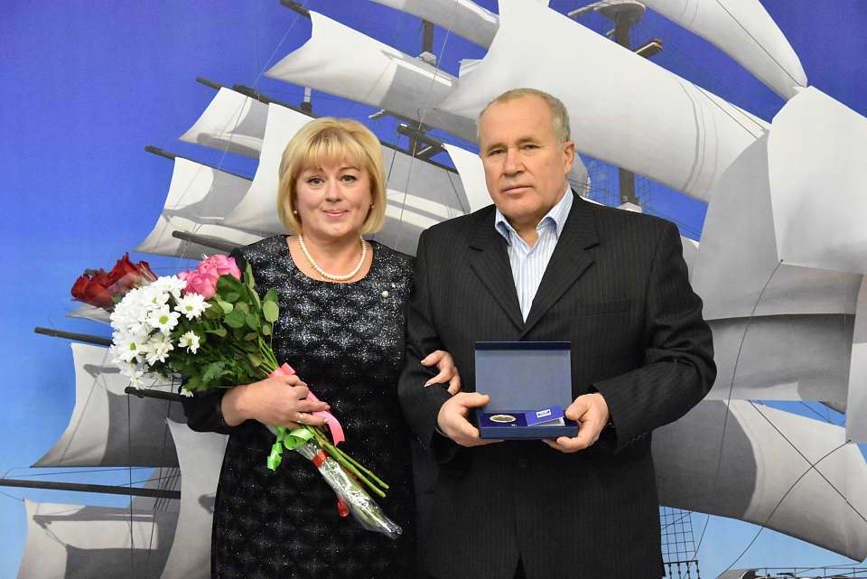 В Железнодорожном районе супружескую пару наградили медалью «За любовь и верность»